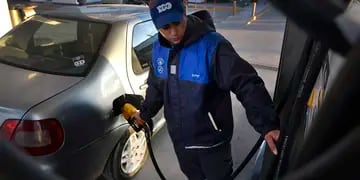 Aumento del precio de combustibles YPF