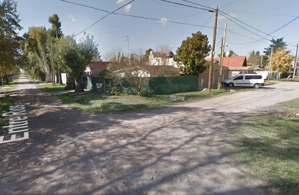 La esquina donde se produjo el asalto y posterior tiroteo, en El Jagüel, provincia de Buenos Aires.