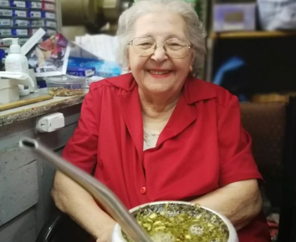 Vivió en un convento para comer y sobrevivió a la Guerra: la increíble vida de Gina, quien atiende su mercería con 95 años. Foto: Instagram