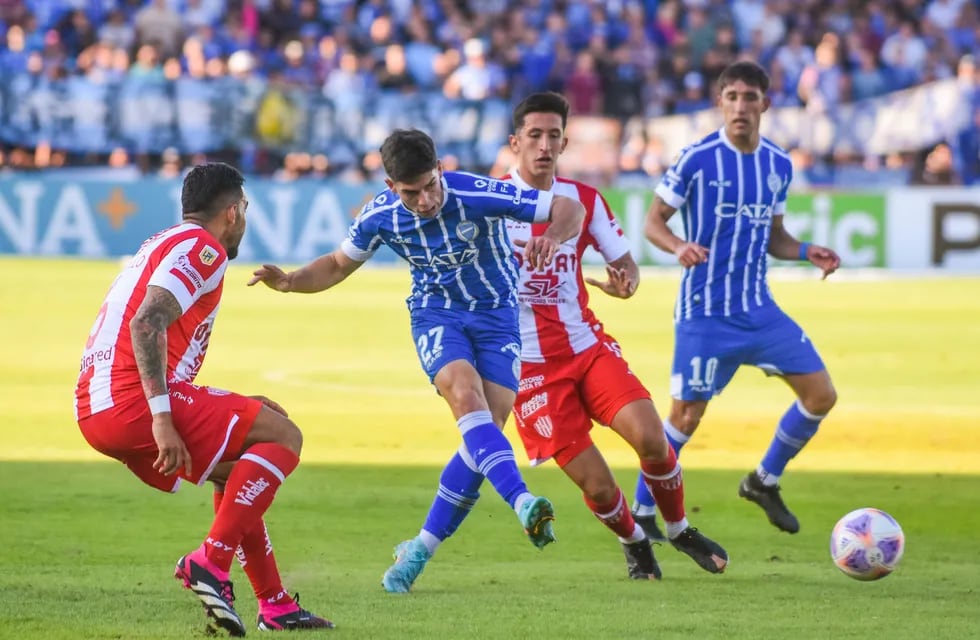 Futbol. Godoy Cruz vs Unión de Santa Fé.

Foto: Mariana Villa / Los Andes