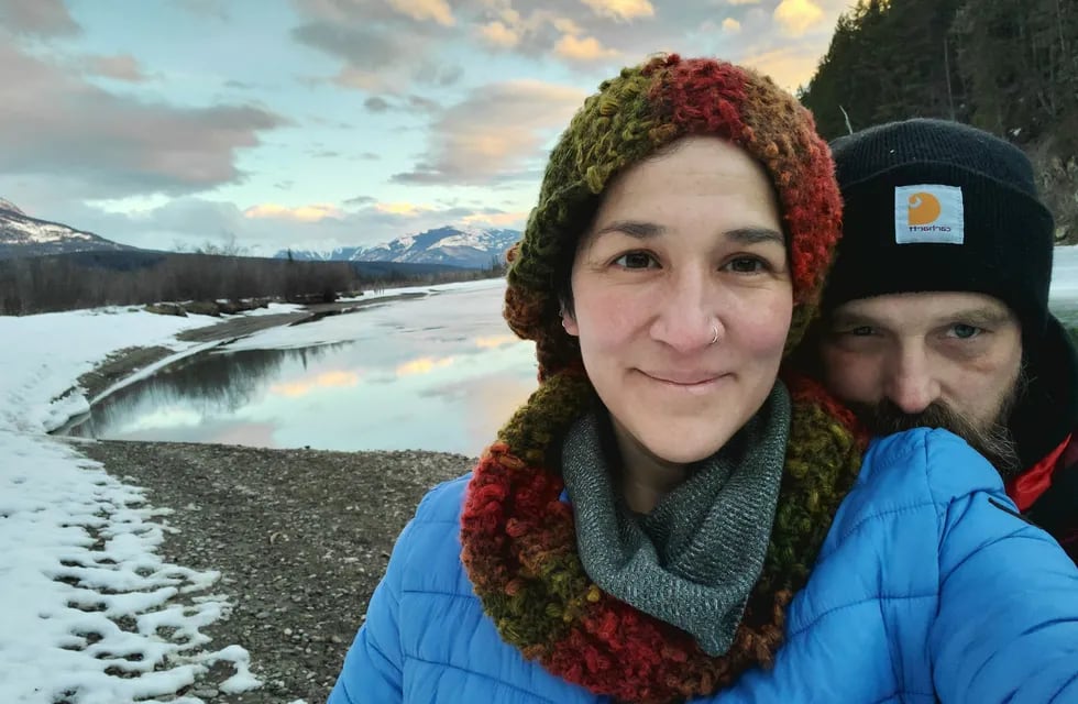 Se conocieron por accidente en unas vacaciones y ella dejó Mendoza para irse a vivir a un paraíso en Canadá. Foto: gentileza Mariela Encina Lanús.
