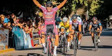 El ciclista de Godoy Cruz, conocido como el Patrón, se quedó con la cuarta etapa tras un magistral trabajo en equipo.  