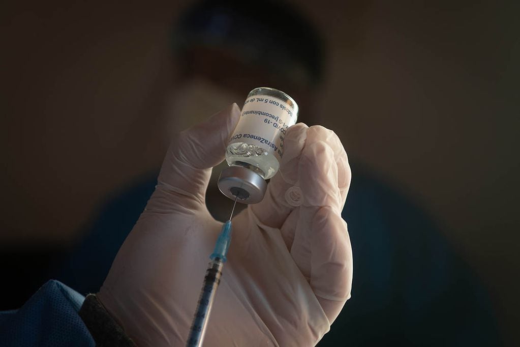 La nueva vacuna Oxford/AstraZeneca protegería contra la nueva mutación de coronavirus. / Foto: Ignacio Blanco