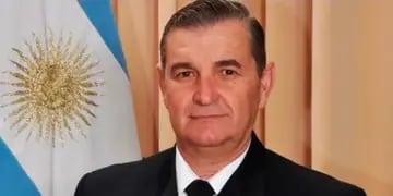 Polémico acto de entrega de medalla al exjefe naval que fue echado por el caso ARA San Juan: Marcelo Srur