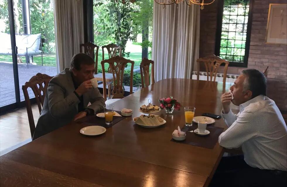 Cornejo recibió a Suárez en la residencia oficial: así fue el desayuno de los gobernadores