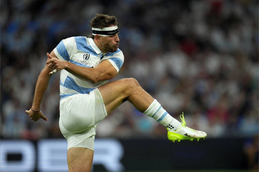 El cordobés Juan Cruz Mallía en acción en el debut de Los Pumas en el Mundial de Rugby Francia 2023. (AP)