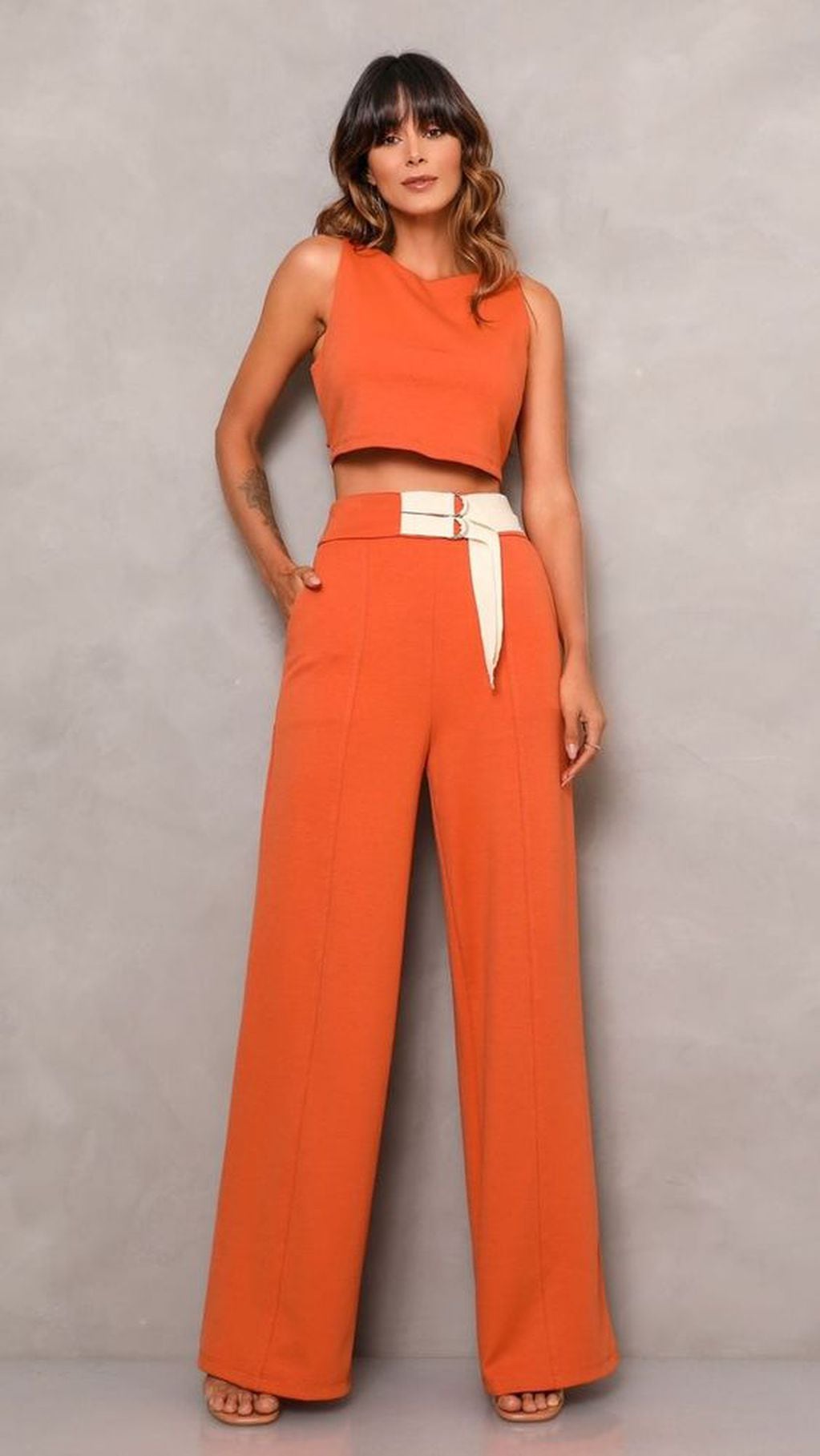 Como combinar un pantalon naranja? Mas de 25 ideas 