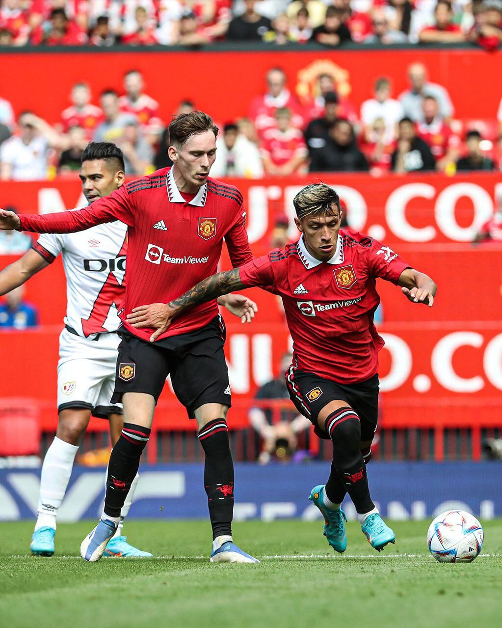 Lisandro Martínez debutó en el Manchester United
