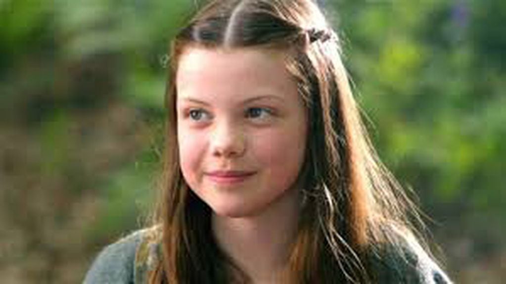 Así luce la actriz que le dio vida a Lucy, en Las crónicas de Narnia.