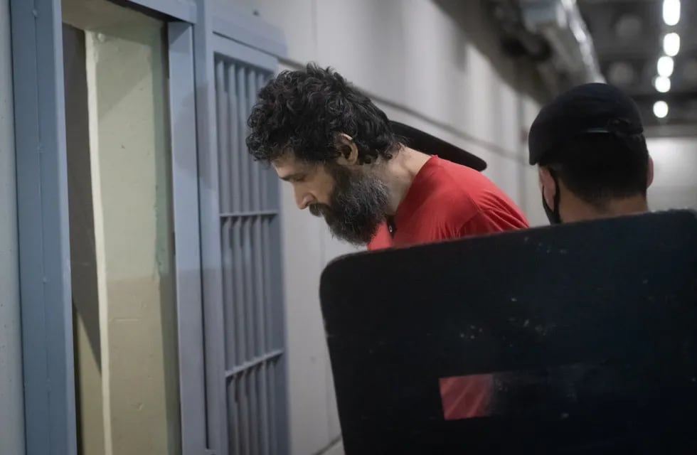Gilad Pereg fue expulsado del juicio cuando comenzó a maullar sin parar ante las preguntas del tribunal. Foto: Ignacio Blanco / Los Andes