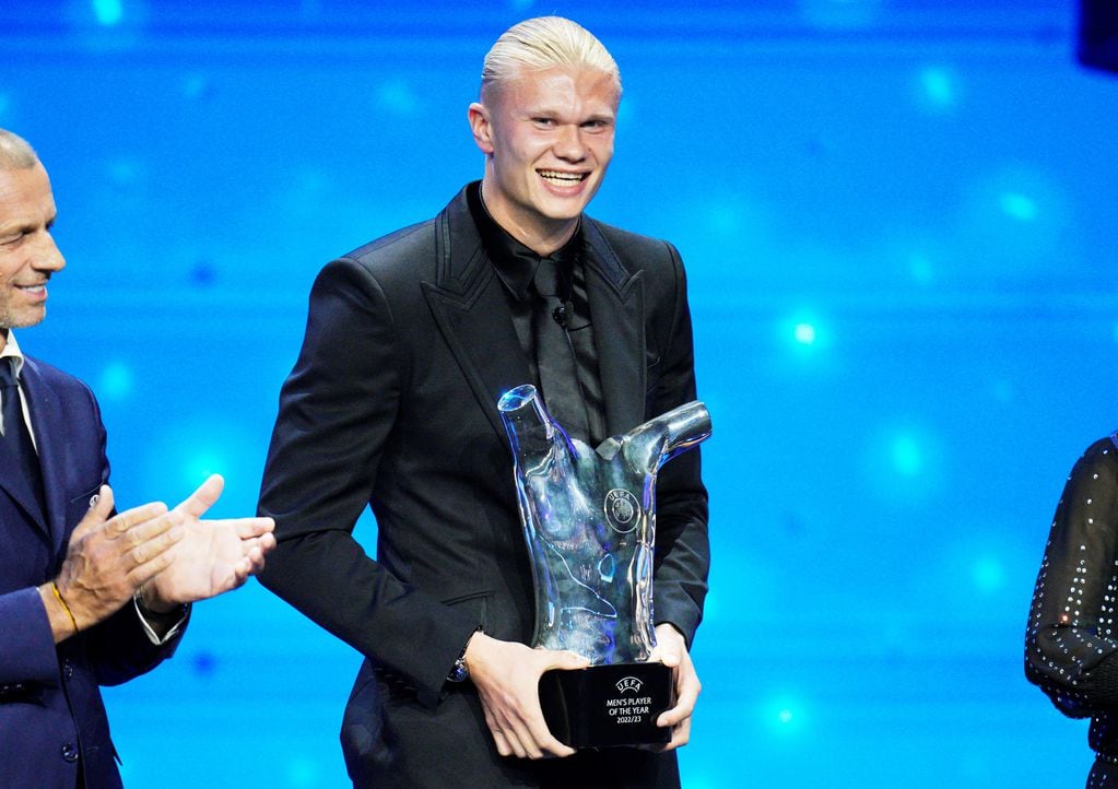 Erling Haaland se quedó con el premio al mejor jugador de Europa (AP)