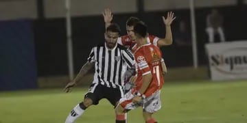 Gracias a los dos goles de visitante (González y Vuanello), el Cruzado pasó a los 32avos de final. Video.
