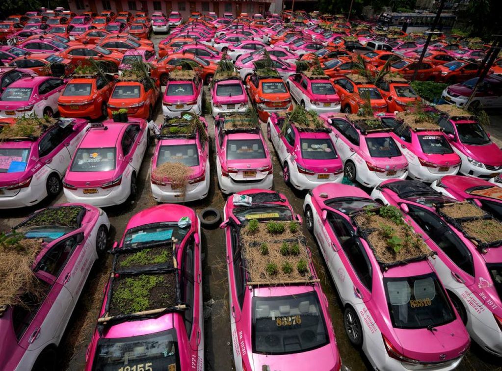 Estacionamiento de taxis en Tailandia. (AP)