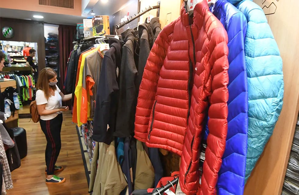 Aumento del precio de un 80%  en la ropa de invierno
Foto: José Gutierrez / Los Andes  