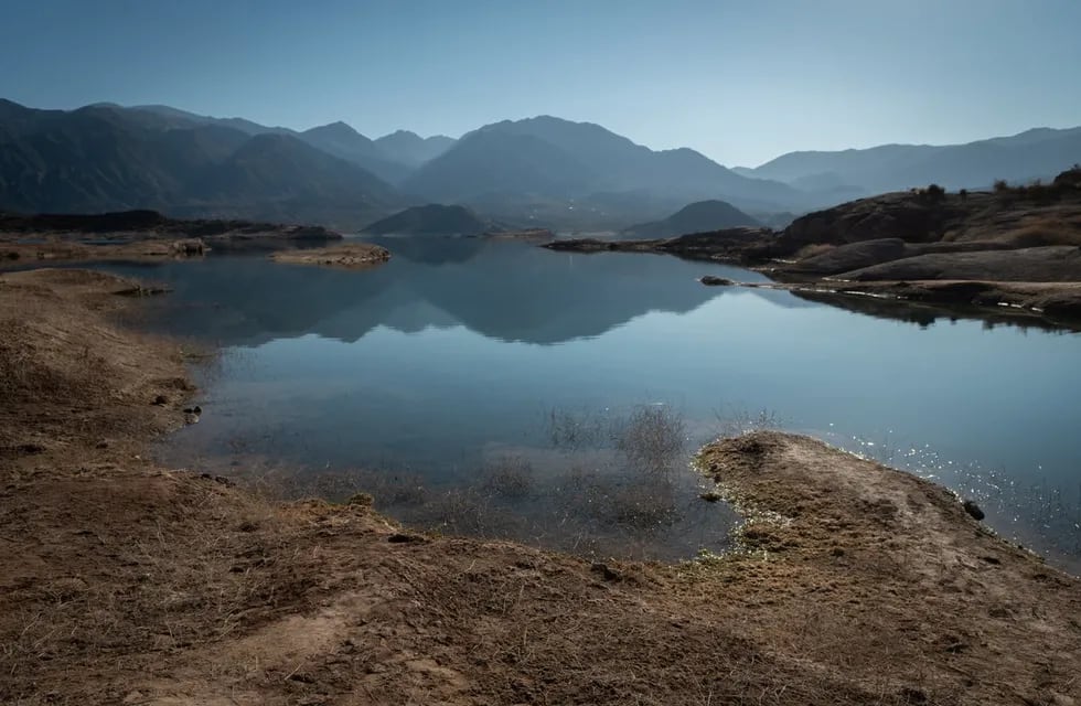 El caudal de los ríos está un 50% más bajo y la provincia lleva dos meses sin lluvias.  - Foto: Ignacio Blanco / Los Andes