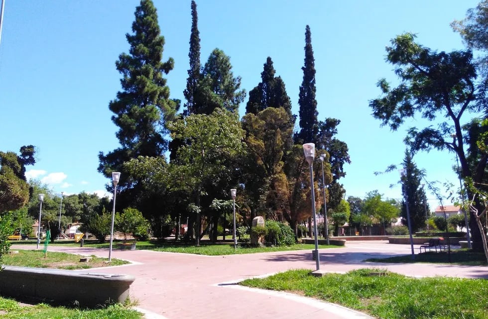 Plaza Matons, en la sexta sección de la Ciudad de Mendoza.