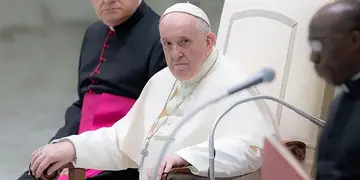 Los rumores por la renuncia del Papa Francisco crecen tras las murallas del Vaticano y se pone en marcha el proceso de sucesión