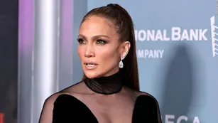 Jennifer Lopez se quitó toda la ropa y causó furor en las redes sociales
