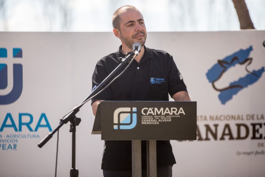 Andrés Vavrik, presidente de la Cámara de Comercio de Alvear en la presentanción de la Fiesta de la Ganadería.  