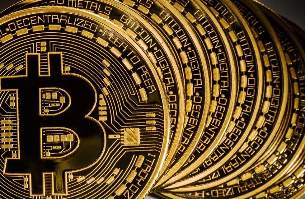 Nuevo récord del bitcoin tras el "Black Friday": superó los 9.400 dólares