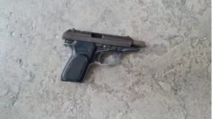 Un chico de 14 años llevó un arma a una escuela de Bahía Blanca