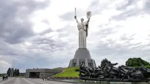 Monumento a la Patria en Kiev, Ucrania