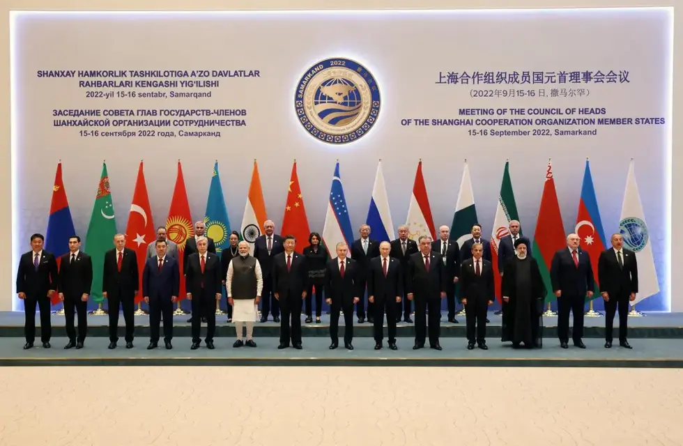 Foto de los líderes asistentes a la Organización de Cooperación de Shanghái, entre los que figuran Rusia, China y Turquía, durante la cumbre 2022.