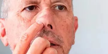Según un estudio, hurgarse la nariz podría aumentar el riesgo de alzhéimer y demencia