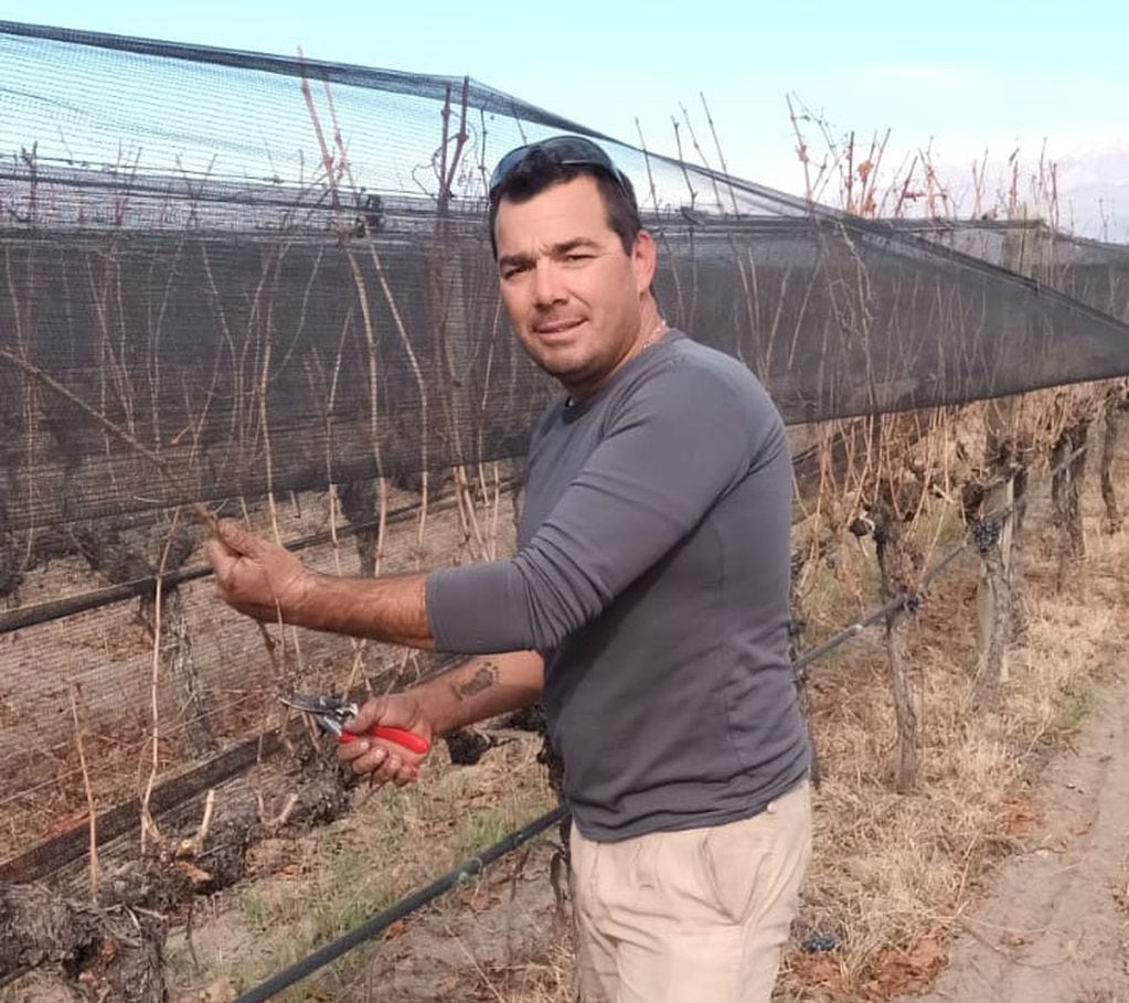 Gerardo Bianchetti de Tupungato, soñaba con ser odontólogo y la vida lo llevó a trabajar en la viña