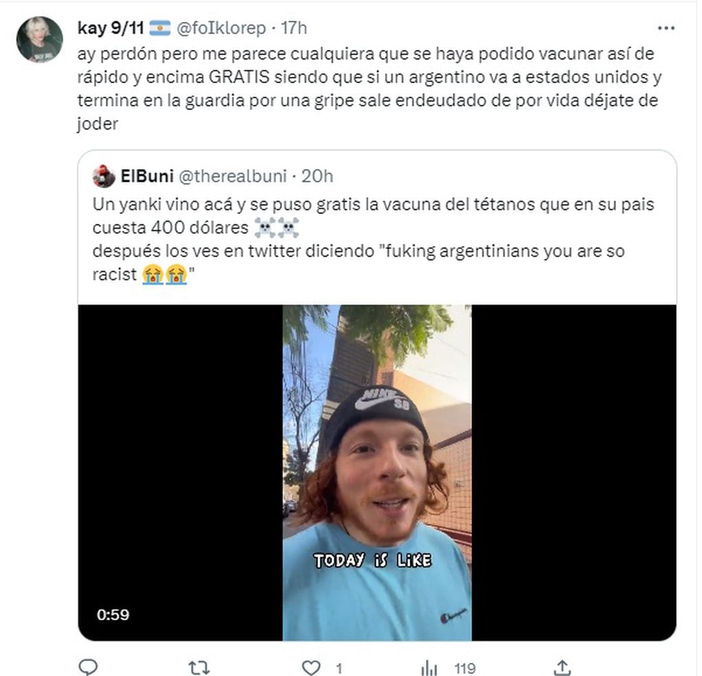 Turista estadounidense mostró en TikTok que se vacunó gratis en Argentina y estalló la polémica
