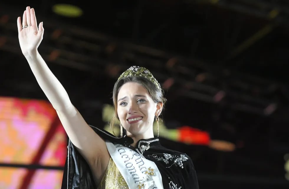 Rocío Neila, representante de San Carlos, fue coronada Virreina Nacional de la Vendimia 2024. Foto: Ignacio Blanco / Los Andes