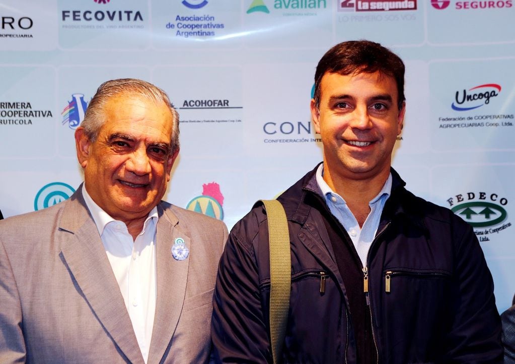 Carlos Iannizzotto, presidente de Coninagro y Alexander Roig, presidente de INAES.