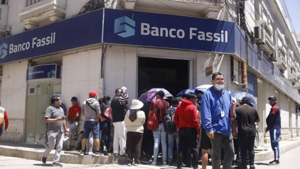 Banco Fassil, una de las mayores entidades bancarias del país vecino. Foto: Gentileza
