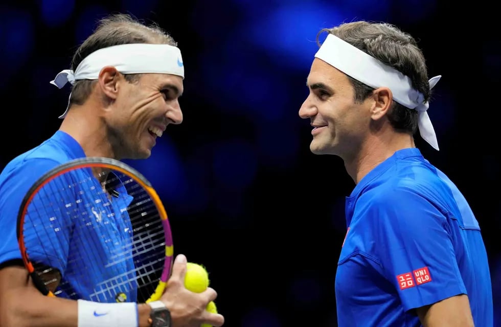 La despedida oficial de Roger Federer del tenis fue junto al español Rafael Nadal, con quien jugó el dobles en la Copa Laver. (AP)