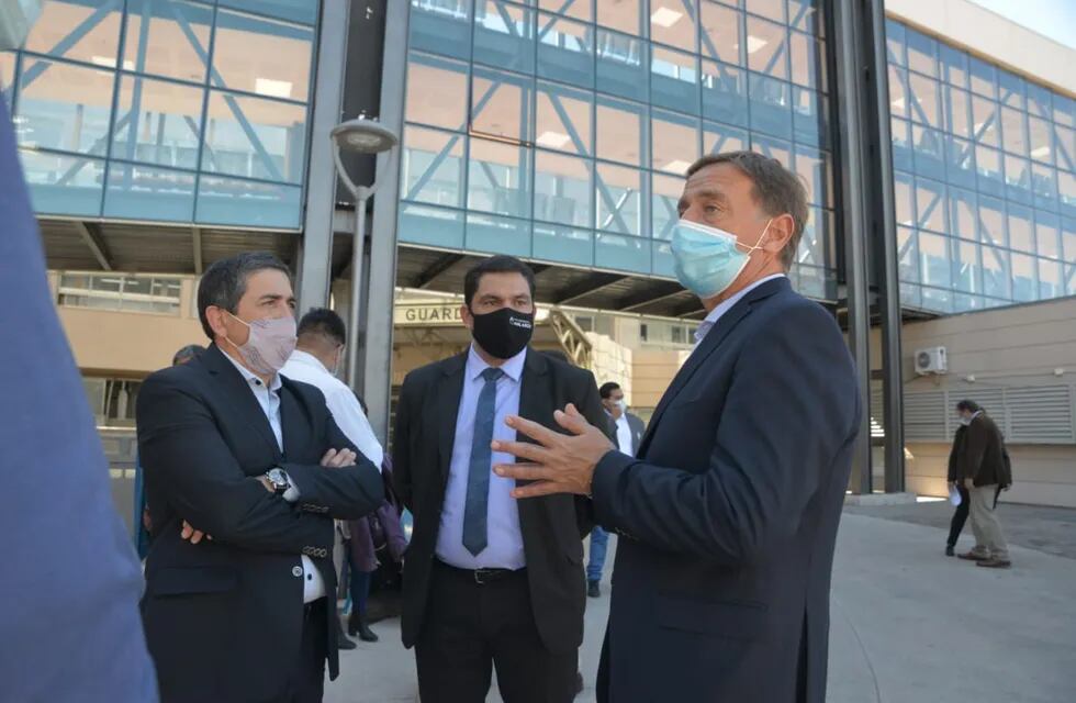 El Gobernador Suarez hizo declaraciones en la inauguración de obras en el hospital Schestakow de San Rafael.