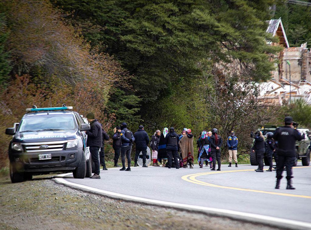 Cuatro mujeres mapuches detenidas en Ezeiza serán trasladadas a Bariloche. / Imagen ilustrativa / Télam
