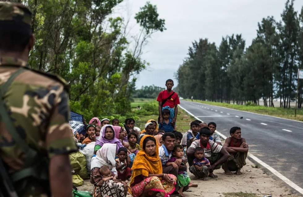 Ejército de Birmania y pobladores expulsados