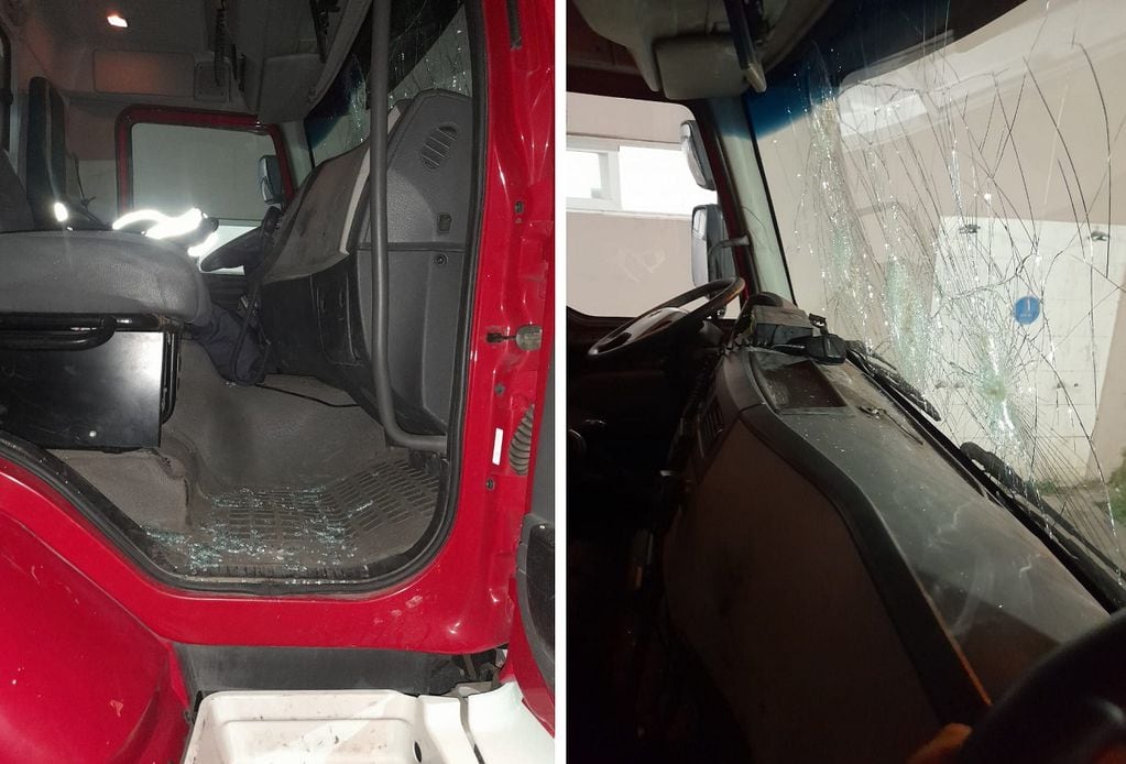 Así quedó el camión de los bomberos de Luján de Cuyo tras el ataque a piedrazos de los vecinos, luego de un crimen (Gentileza / X @MATIPASCUALETTI)