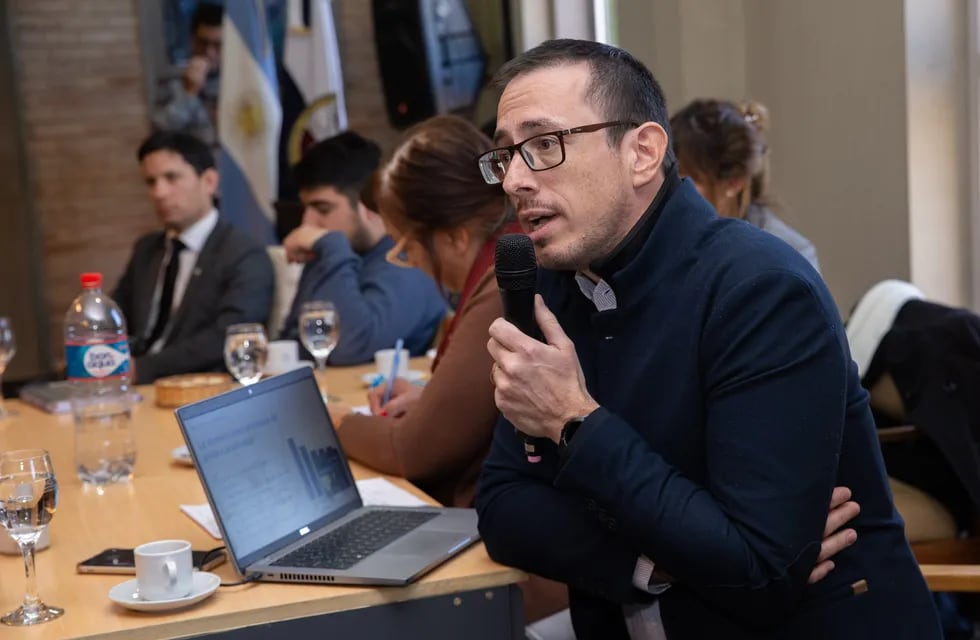 Julio Aguirre presentó los lineamientos de la Secretaría Académica de la UNCuyo ante el Consejo Superior.