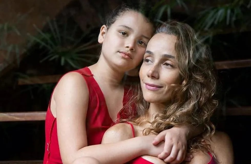 Karla vive en Brasil y su historia generó un gran impacto. Cuenta que no quería ser madre y cedió ante la voluntad de su pareja. Foto: Gentileza