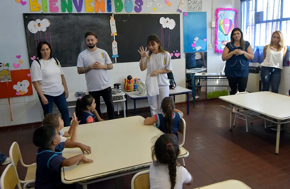 Inicio de clases en escuela Santa Clara de Asís de Godoy Cruz. Foto: Orlando Pelichotti / Los Andes