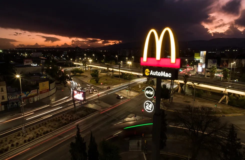 Ofrecen empleos en McDonald's de Mendoza. - Archivo / Los Andes
