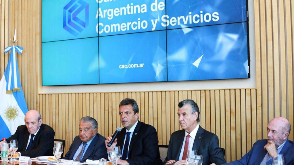 Massa criticó a los especuladores durante un encuentro con la Cámara Argentina de Comercio y Servicios (CAC). Foto: Prensa