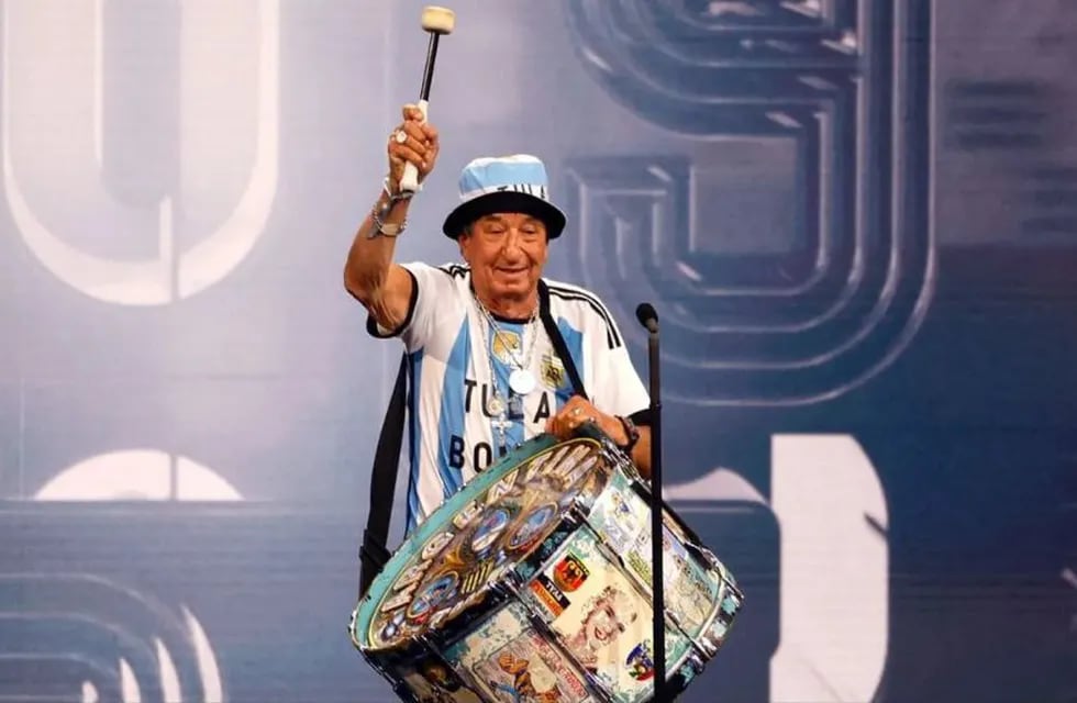 El hincha más famoso de Argentina, premiado por la FIFA, está en coma inducido. / archivo