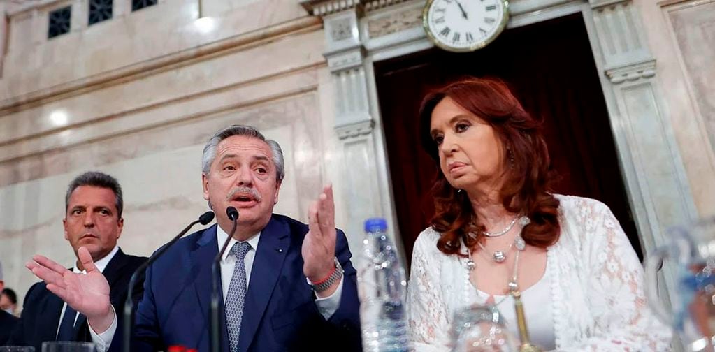 El presidente Alberto Fernández, junto a Cristina de Kirchner y el Ministro de Economía Sergio Massa