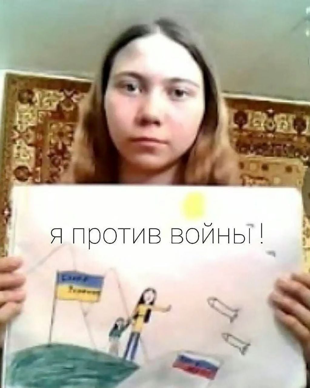 Rusia condenaron al padre de una nena que hizo un dibujo a favor de la paz en Ucrania. Foto: web