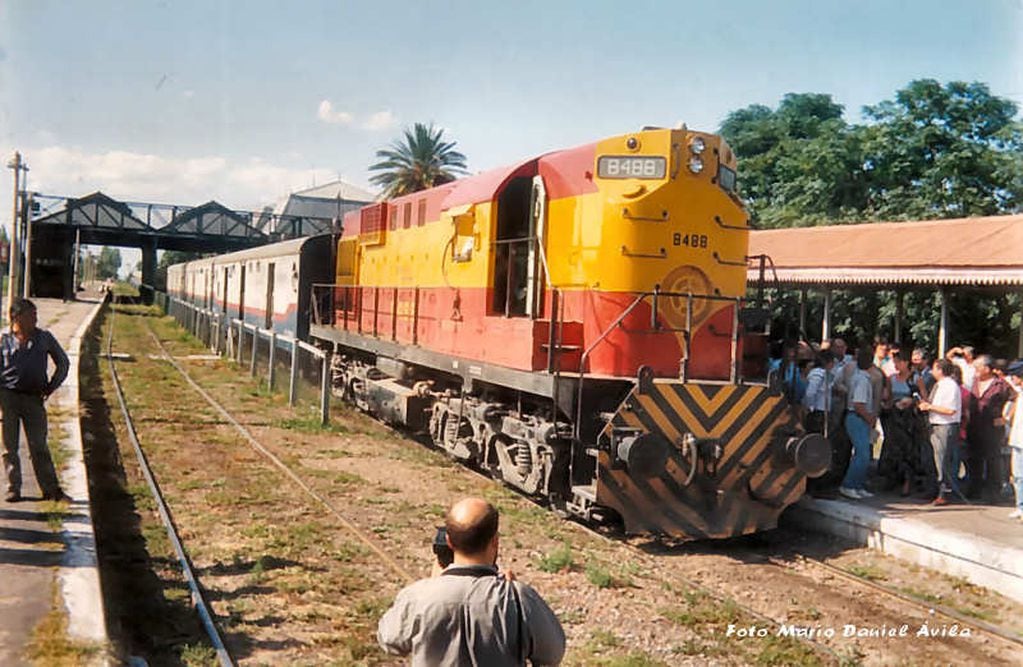 A 30 años del último tren regular que salió de Mendoza: “La gente no lo dejaba ir y salió una hora tarde”. Foto:  Gentileza Mario Daniel Ávila.
