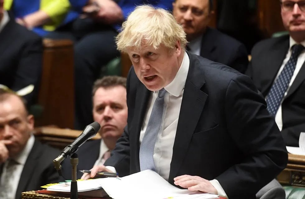 Boris Johnson interrumpió sus vacaciones en el Caribe para lanzar su candidatura a primer ministro.