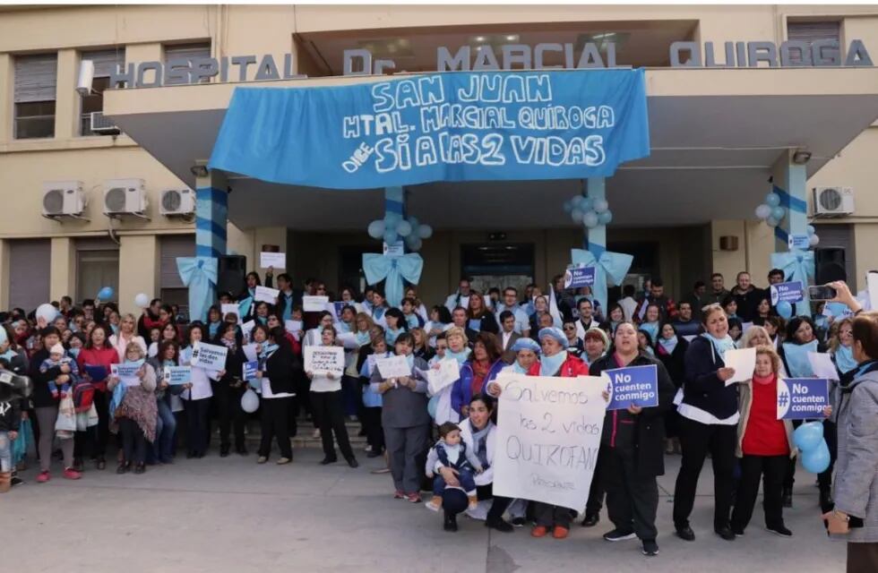 El 7 de enero, luego de que la hoy ex directora del Hospital Marcial Quiroga, Inés Garcés declarara que no podía garantizar que se practicarían abortos legales en el establecimiento; hubo movilizaciones de grupos que están a favor y en contra de la legalización.