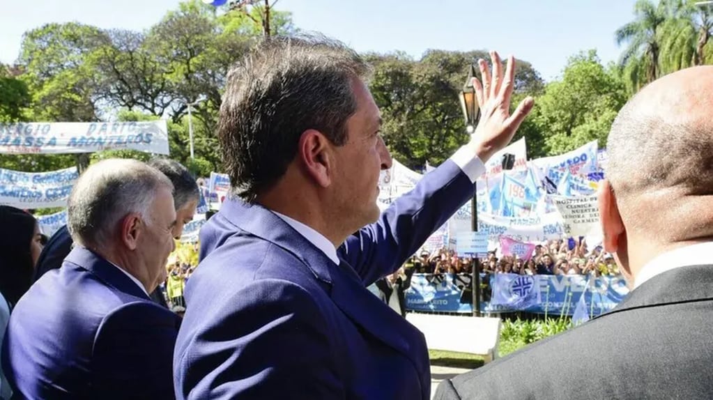Sergio Massa acompañó al gobernador de Tucumán, Osvaldo Jaldo, en su asunción. Gentileza: Twitter @unionxlapatria